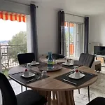 4 Personnes Avec Magnifique Vue