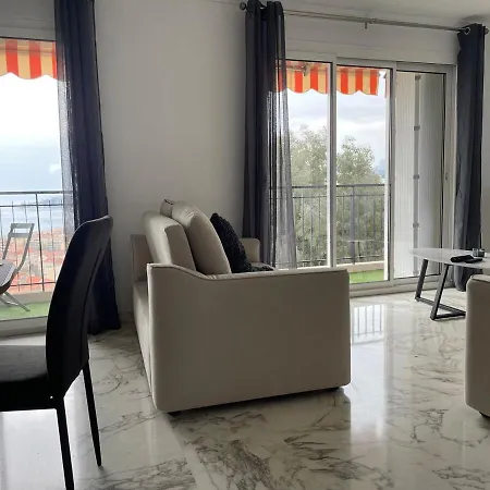 4 Personnes Avec Magnifique Vue * 芒通