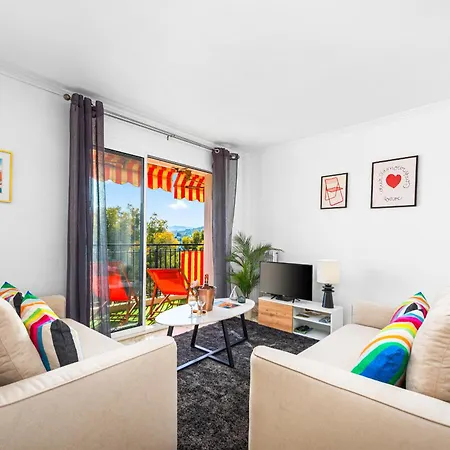 4 Personnes Avec Magnifique Vue Mentona