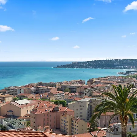 4 Personnes Avec Magnifique Vue Mentona