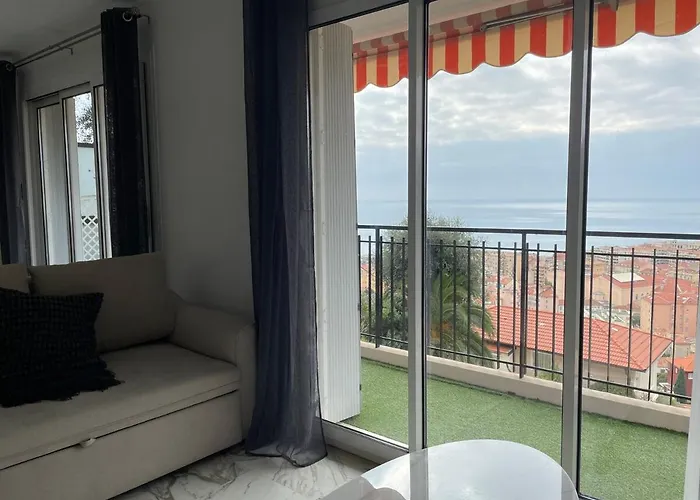 4 Personnes Avec Magnifique Vue