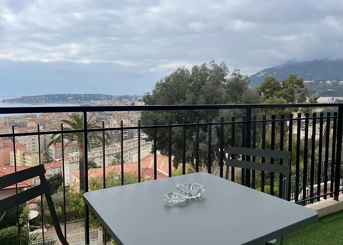 4 Personnes Avec Magnifique Vue *